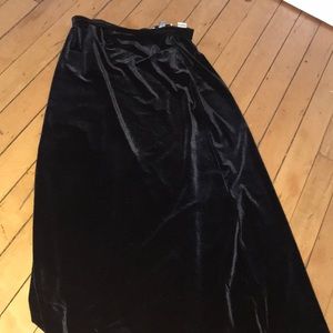 Black long skirt